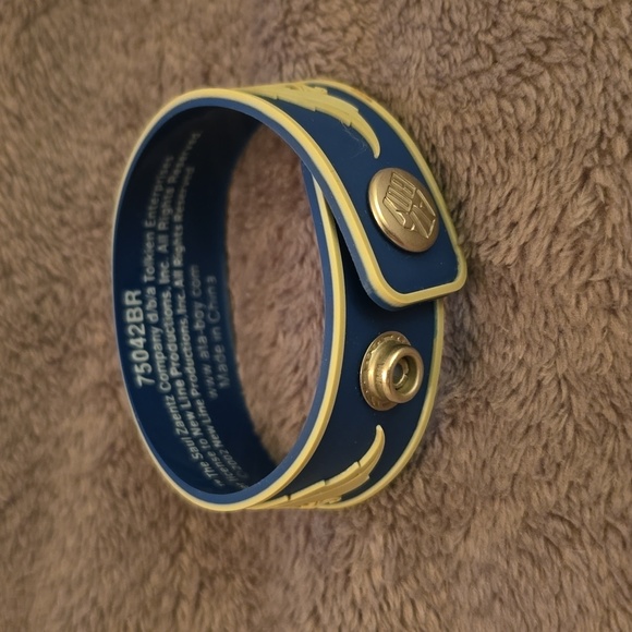 Legolas Rubber Bracelet - Picture 4 of 4